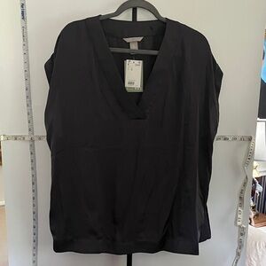 H&M Elegant Black V-Neck Women's Top